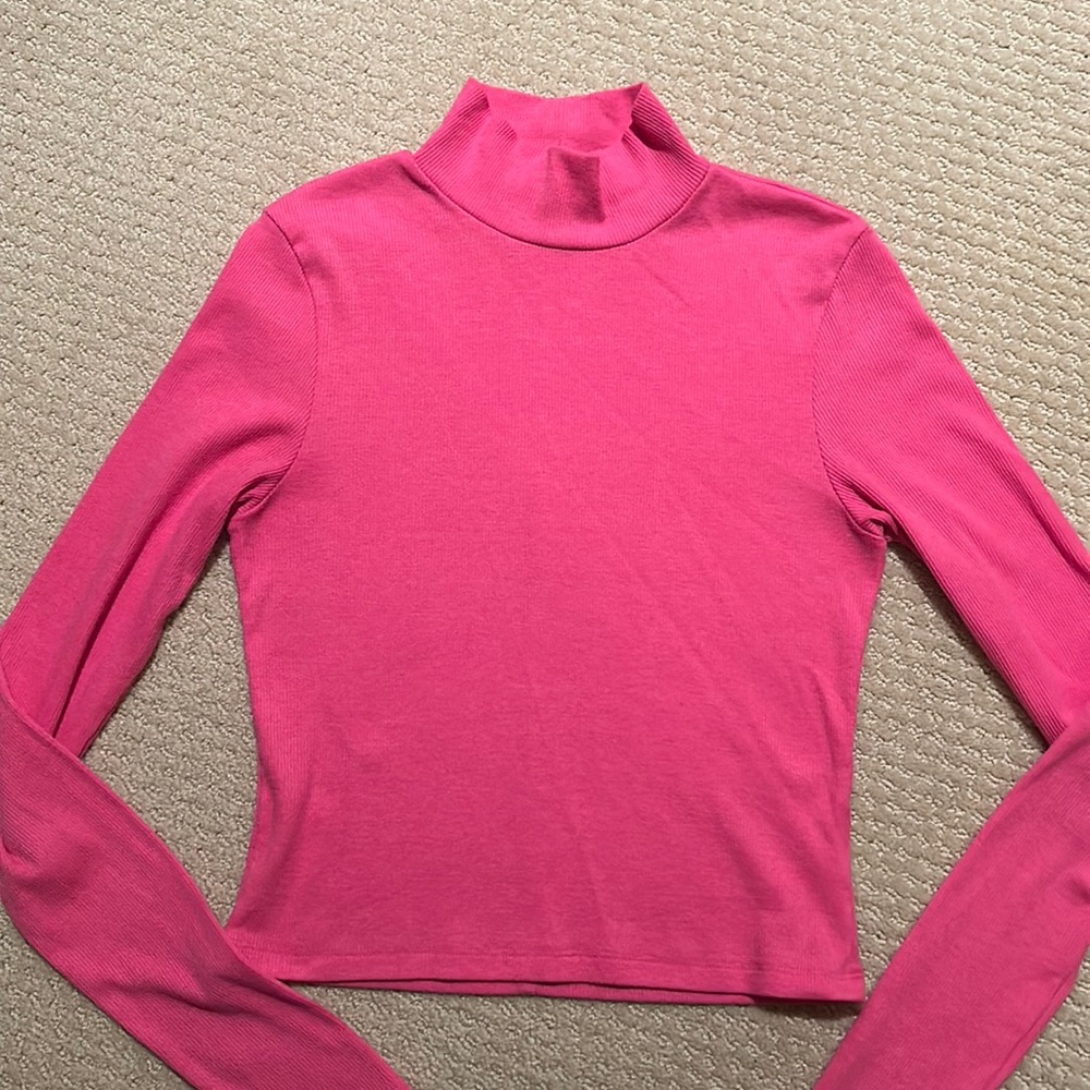 American Eagle ribbed mock neck long sleeve.
